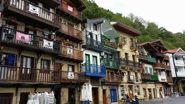 Où vivre à lannée au Pays basque ?